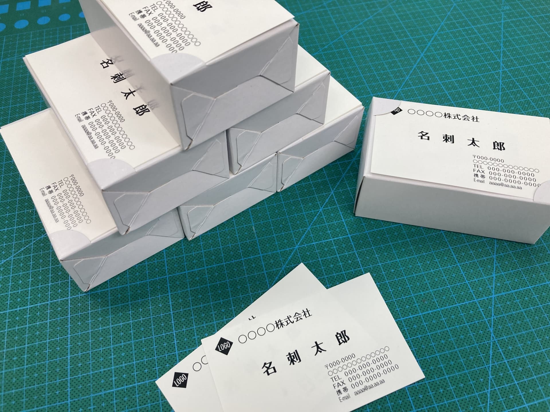 角丸加工の半径による印象の違い